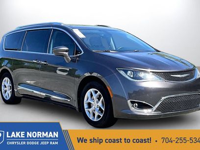 Used 2017 Chrysler Pacifica Touring-L Plus w/ Tire & Wheel Group
