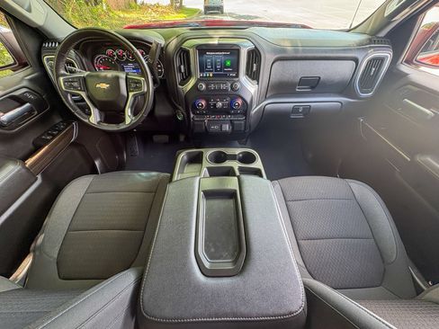 Used 2022 Chevrolet Silverado 1500 LT AWD/4WD image 29