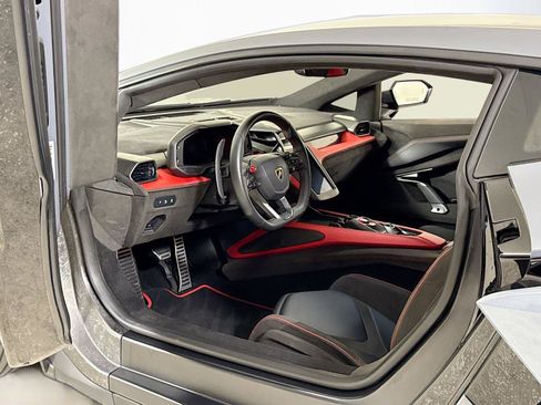 Used 2024 Lamborghini Revuelto AWD/4WD image 12