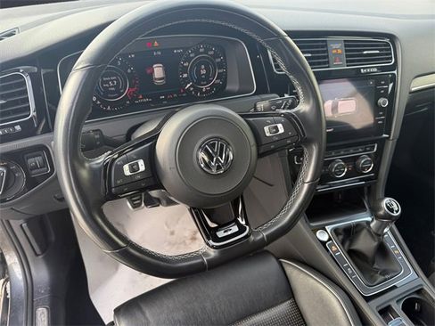 Used 2018 Volkswagen Golf R 4-Door image 12