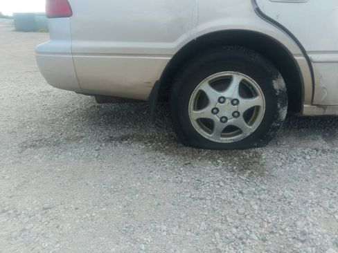 Used 1998 Toyota Camry LE FWD image 14