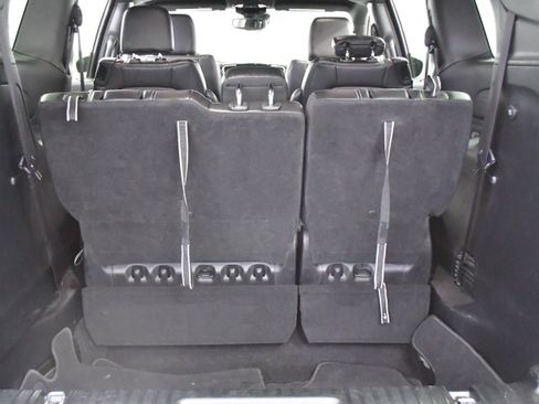 Used 2025 Chrysler Pacifica Select FWD image 8