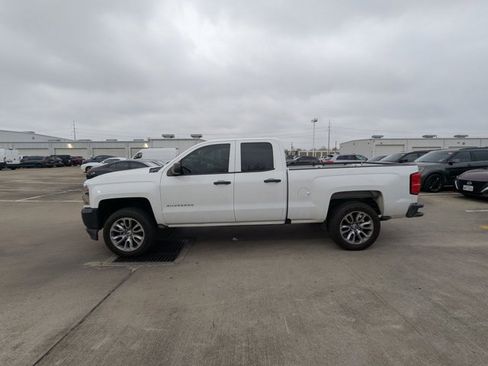 Used 2018 Chevrolet Silverado 1500 W/T w/ Trailering Package image 3