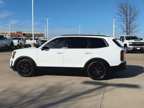 Used 2022 Kia Telluride SX w/ SX Prestige Package image 6