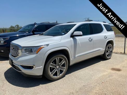 Used 2019 GMC Acadia Denali w/ Technology Package FWD image 1