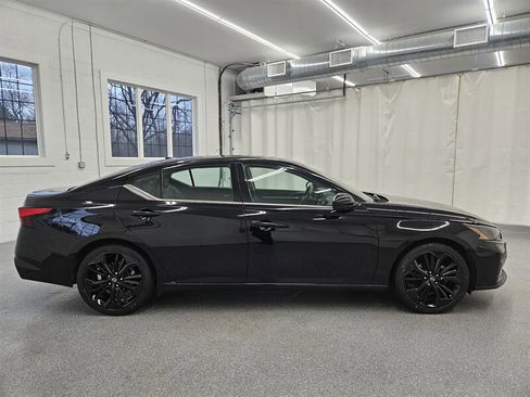 Used 2023 Nissan Altima 2.5 SR image 4