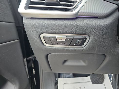 Used 2022 BMW X5 xDrive40i w/ Premium Package image 31