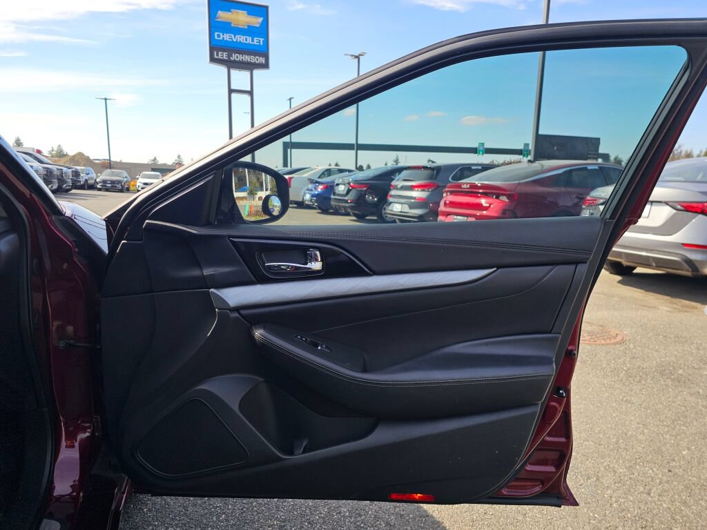 Used 2017 Nissan Maxima 3.5 SV FWD image 31