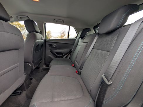 Used 2016 Chevrolet Trax LS image 27
