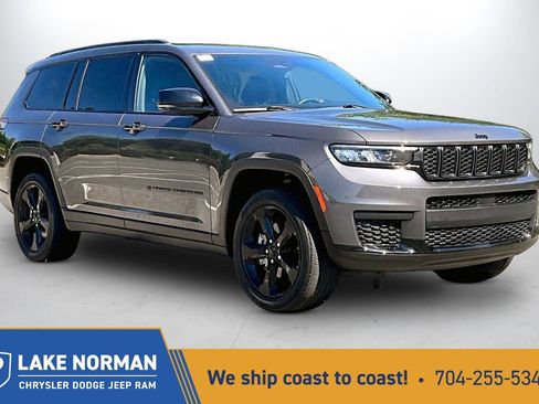Used 2021 Jeep Grand Cherokee L Laredo RWD image 1