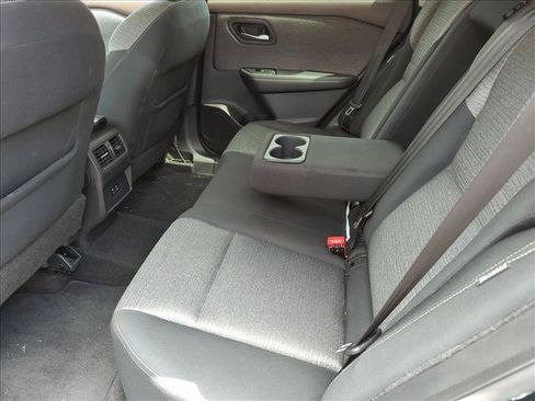 Used 2021 Nissan Rogue SV FWD image 12