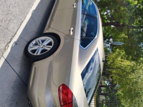 Used 2015 Volkswagen Passat TDI SE image 13