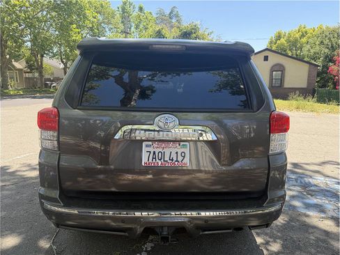 Used 2012 Toyota 4Runner SR5 AWD/4WD image 6