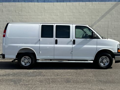 Used 2025 Chevrolet Express 2500 w/ Driver Convenience Package RWD image 3