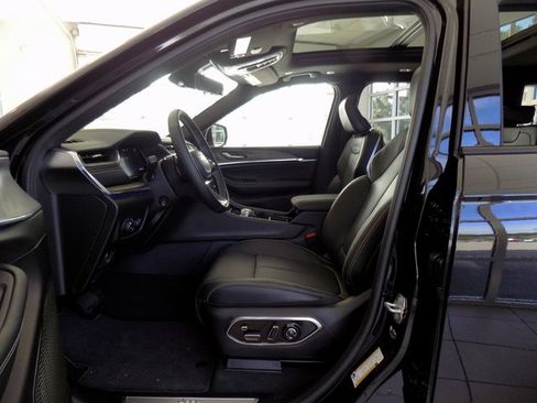 New 2025 Jeep Grand Cherokee L Overland image 22