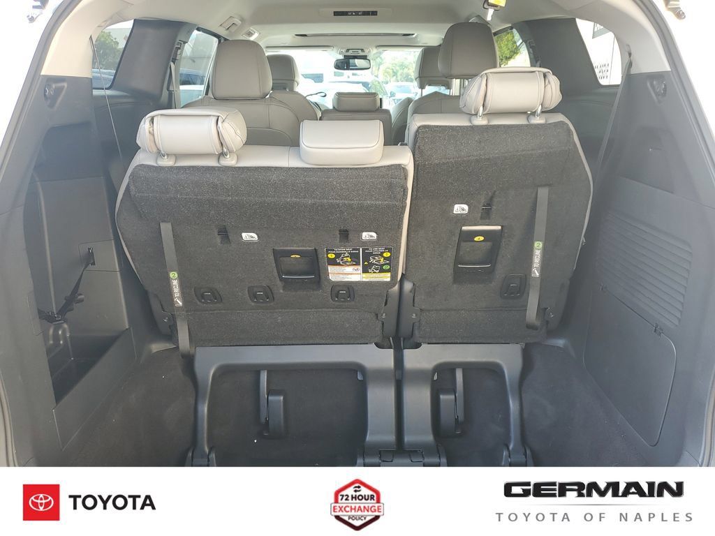 Certified 2025 Toyota Sienna XLE FWD image 24