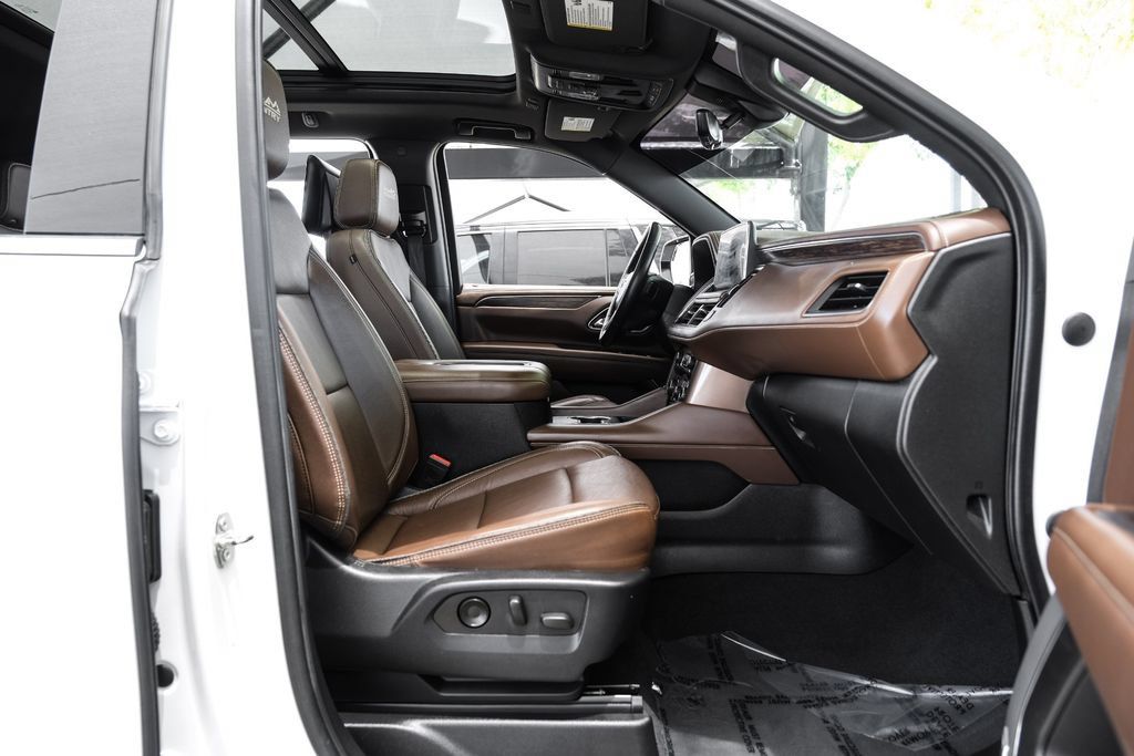 Used 2021 Chevrolet Suburban High Country RWD image 37