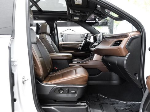 Used 2021 Chevrolet Suburban High Country RWD image 37