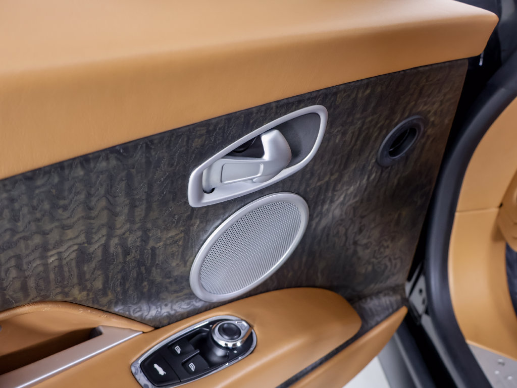 Used 2020 Aston Martin DB11 Coupe RWD image 21
