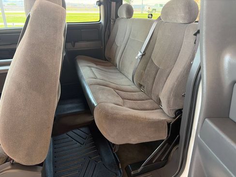 Used 2007 Chevrolet Silverado 2500 LT AWD/4WD image 18
