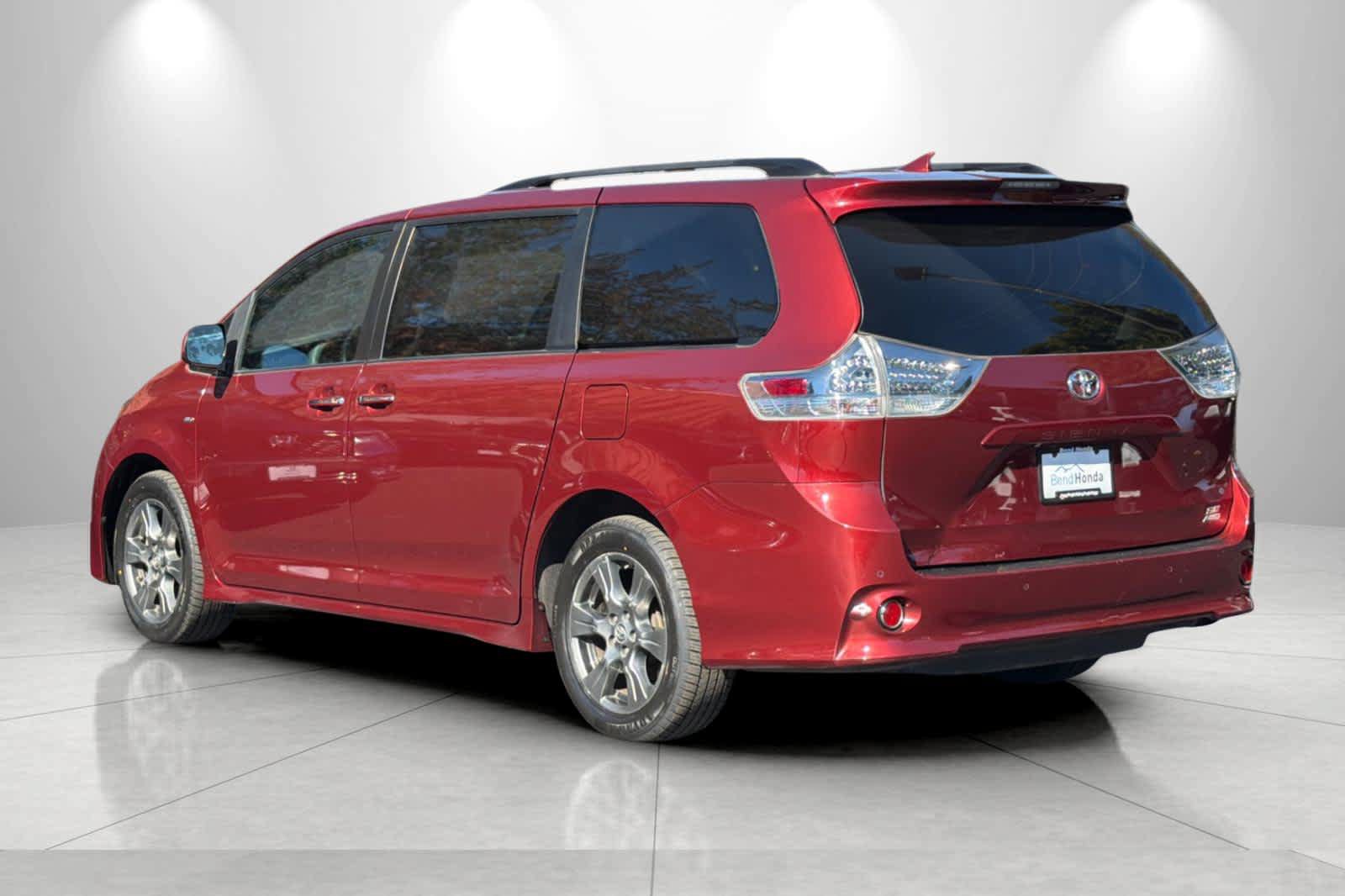 Used 2020 Toyota Sienna SE Premium AWD/4WD image 6