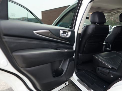 Used 2019 INFINITI QX60 Luxe w/ Essential Package image 28
