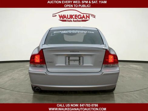 Used 2005 Volvo S60 T5 image 4