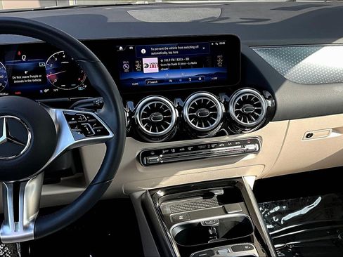 Used 2024 Mercedes-Benz GLA 250 4MATIC image 6