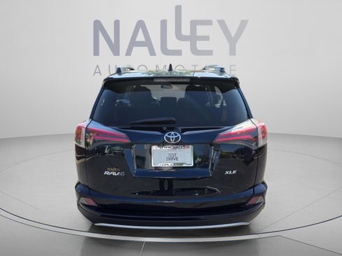 Used 2018 Toyota RAV4 XLE FWD image 4