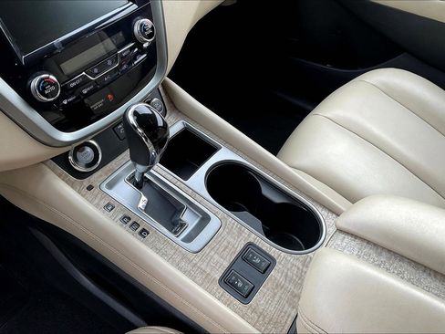 Used 2024 Nissan Murano SV FWD image 18