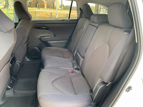 Used 2023 Toyota Highlander L image 22