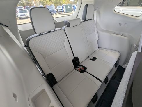 New 2026 GMC Acadia Denali w/ Super Cruise Package image 15