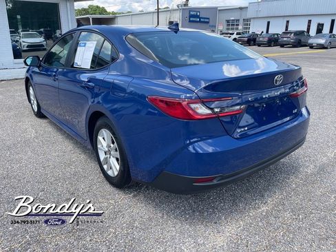Used 2025 Toyota Camry LE FWD image 12