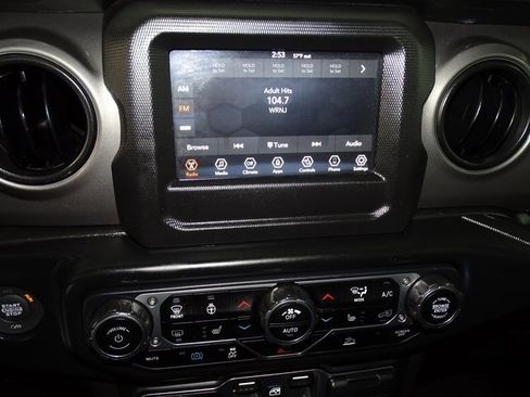Certified 2023 Jeep Wrangler Unlimited w/ Cold Weather Group image 13