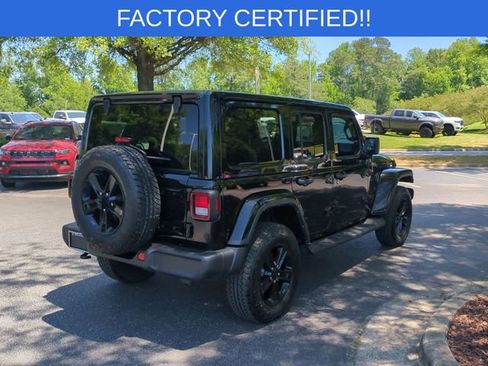 Used 2022 Jeep Wrangler Unlimited Sahara AWD/4WD image 5