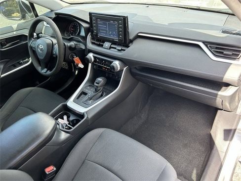 Used 2020 Toyota RAV4 LE image 16