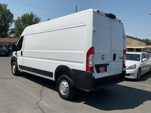 Used 2021 RAM ProMaster 2500 FWD image 4