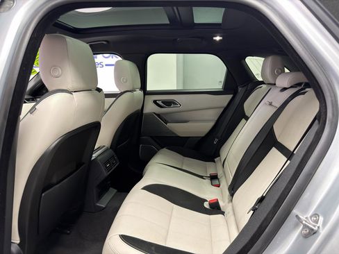 Used 2019 Land Rover Range Rover Velar R-Dynamic SE AWD/4WD image 32