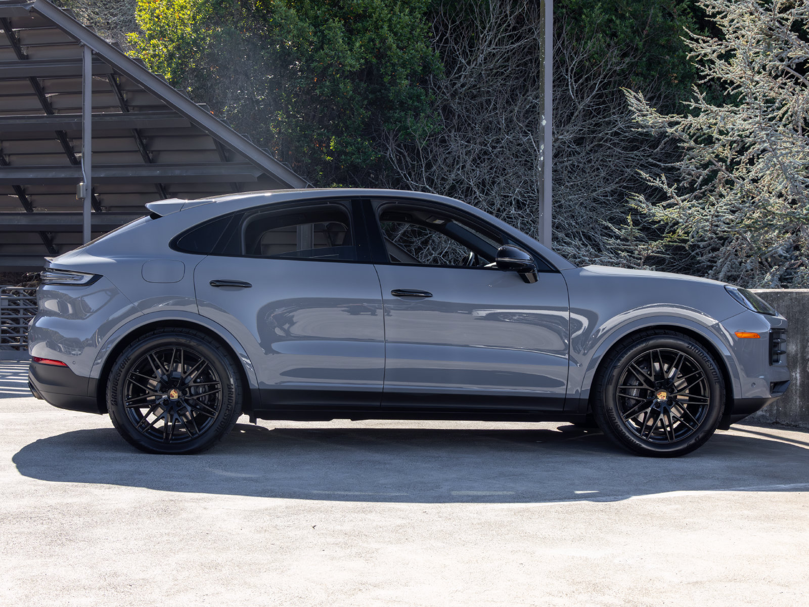 Certified 2024 Porsche Cayenne Coupe AWD/4WD image 12
