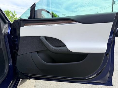 Used 2022 Tesla Model S image 38