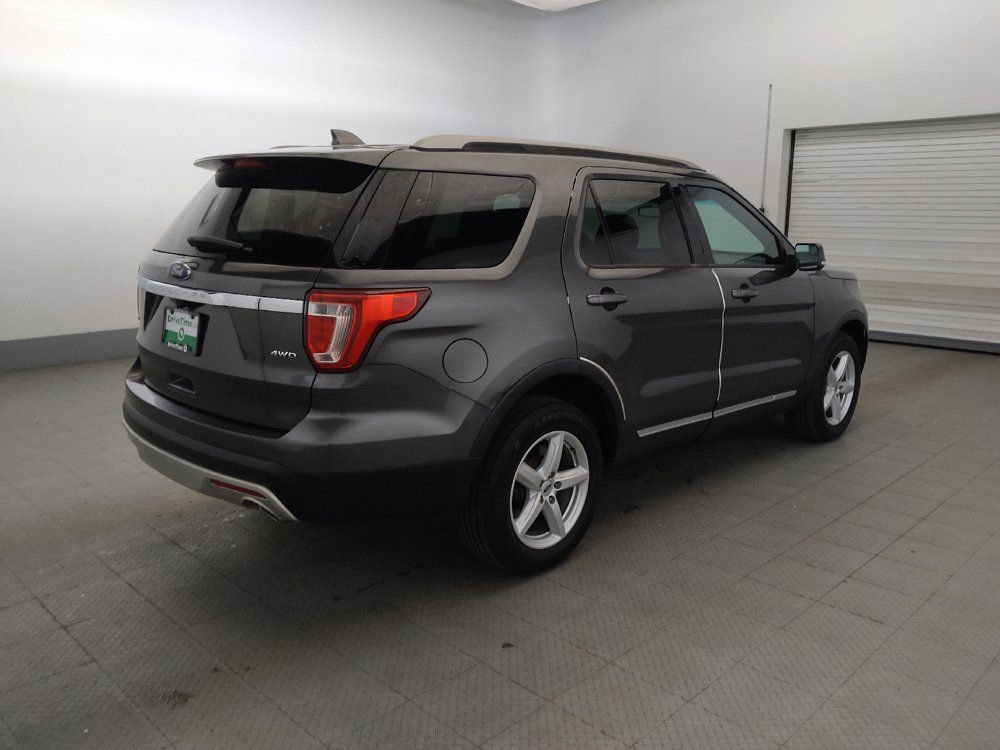 Used 2016 Ford Explorer XLT w/ Equipment Group 202A AWD/4WD image 9