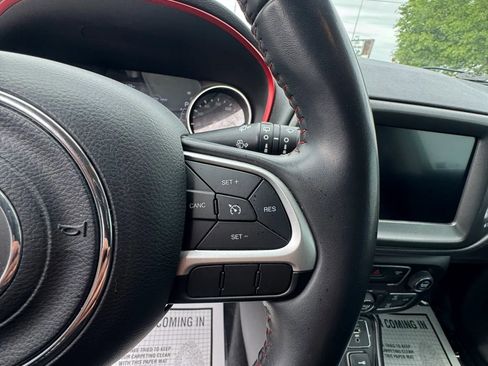 Used 2019 Jeep Compass Trailhawk AWD/4WD image 14