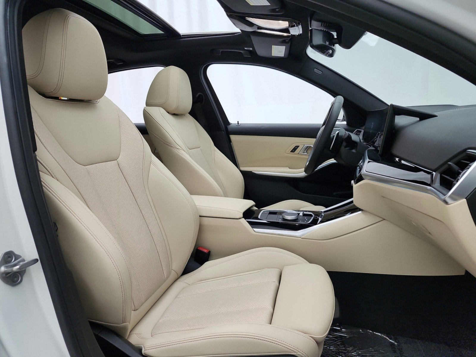 Used 2024 BMW 330e w/ Premium Package RWD image 19
