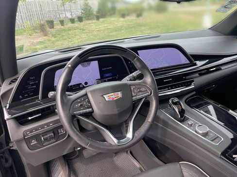 Certified 2024 Cadillac Escalade Sport AWD/4WD image 19