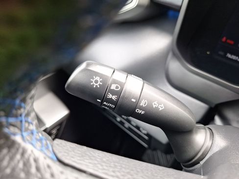 Used 2023 Toyota Sequoia Platinum AWD/4WD image 22