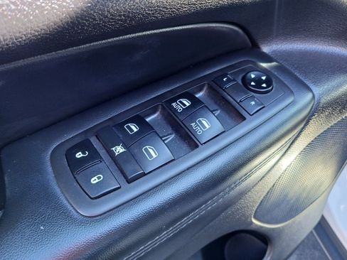 Used 2021 Jeep Grand Cherokee Limited image 25