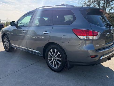 Used 2015 Nissan Pathfinder SL w/ SL Premium Package image 3