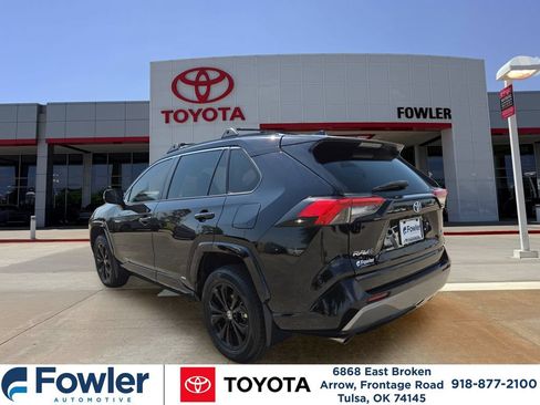 Used 2024 Toyota RAV4 SE AWD/4WD image 4