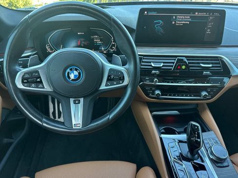 Used 2023 BMW 530e w/ M Sport Package RWD image 16