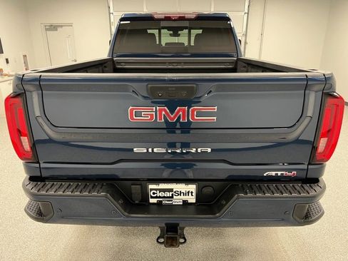 Used 2020 GMC Sierra 2500 AT4 w/ AT4 Premium Package image 8